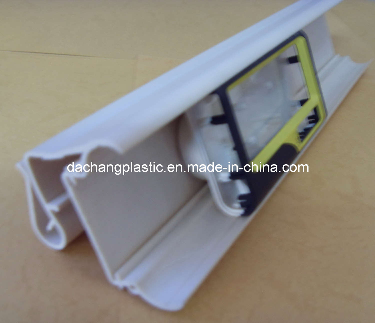 Plastic Coextrusion Channel for Electronic Price Tag