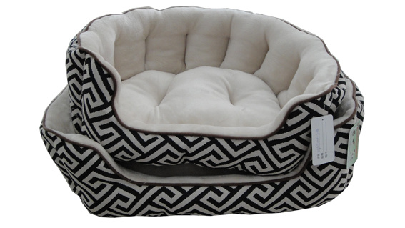 Jacquard and Flannel Comfort Dog Bed