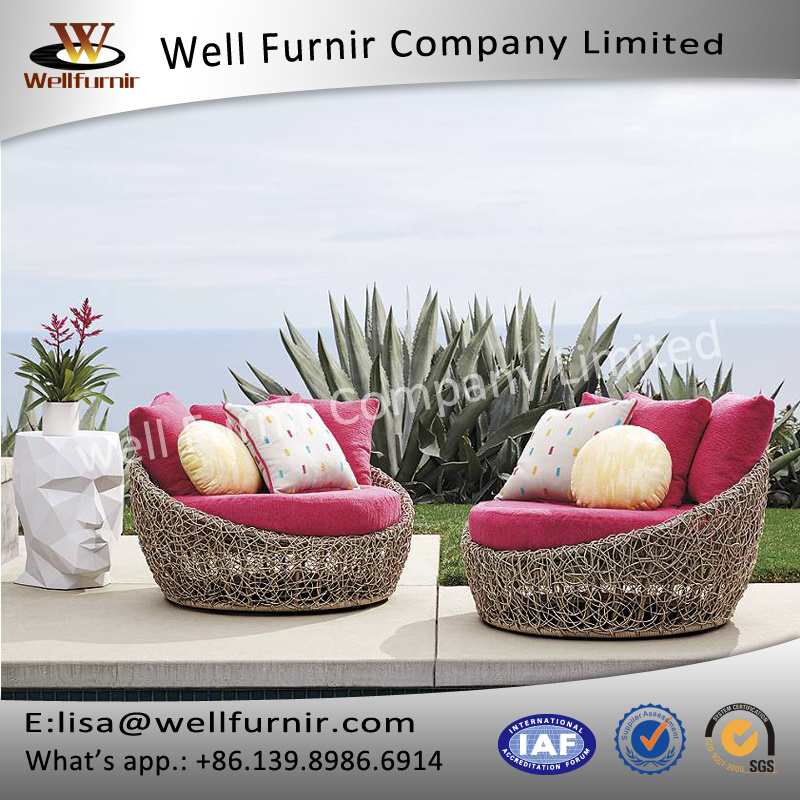 Well Furnir T-100 Valentines Poolside Unique Woven Wicker Nesting Swiveling Daybed
