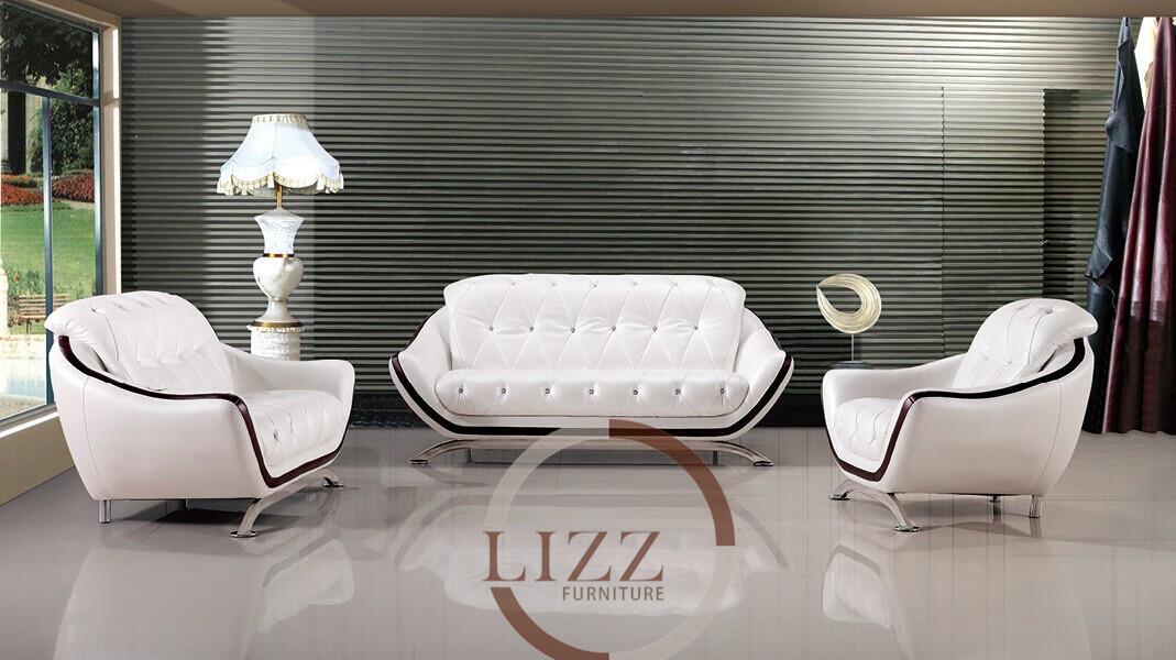 European Modern Classics White Leather Sofa