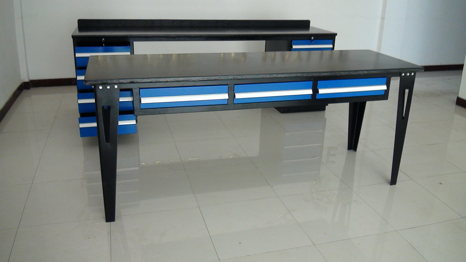 Heavy Duty Metal Working Table with Drawers and Aluminum Handle