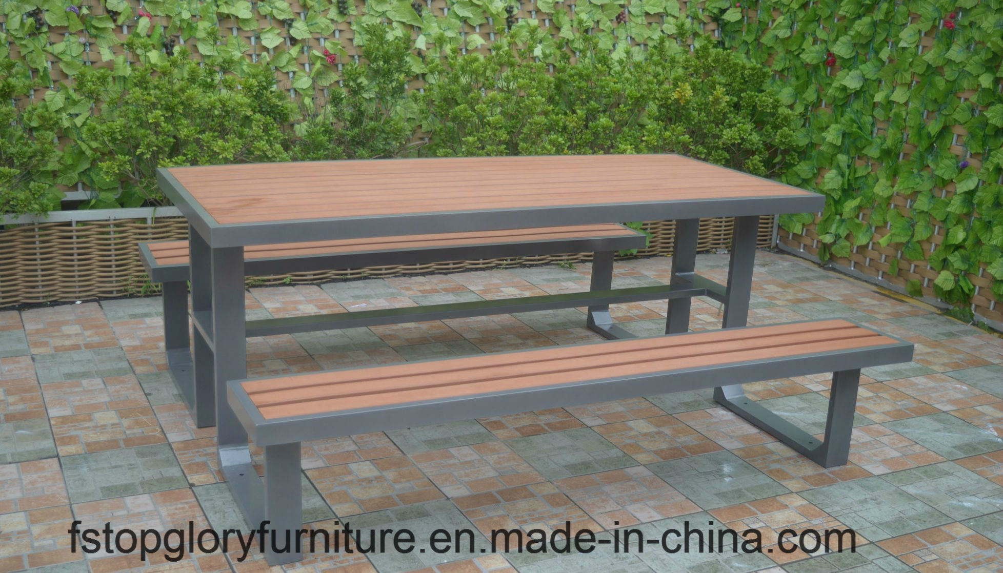 2018 New Design Plastic Wood Material Outdoor Table Chair