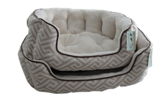 Jacquard and Flannel Comfort Dog Bed
