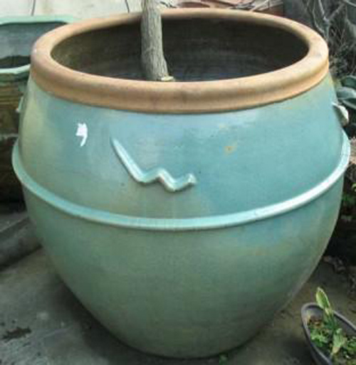 Chinese Antique Porcelain Pot J216