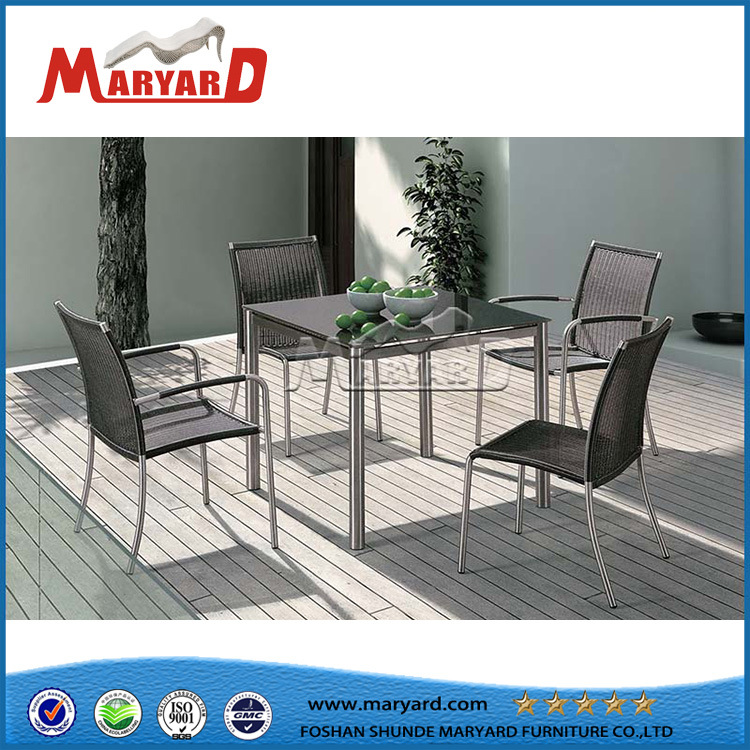 Fashion Closely Woven Chair Table Set