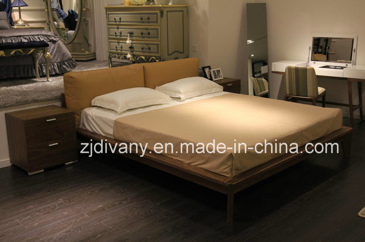 2015 Italian Modern Leather Wooden Bedroom Queen Bed