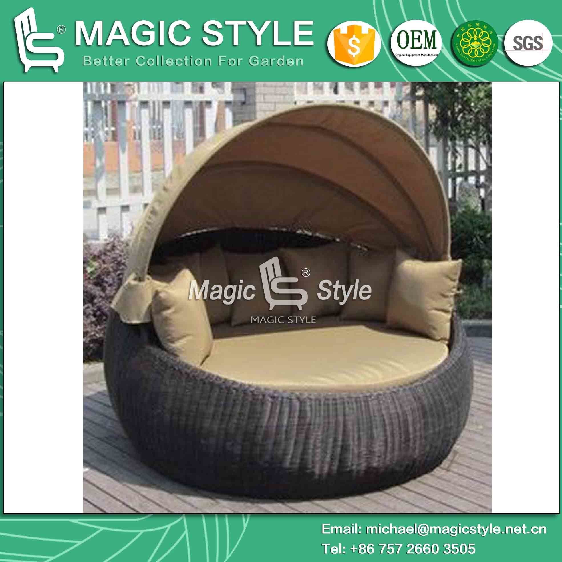 Rattan Daybed with Umbrella with Cushion Garden Sun Lounge (Magic Style)