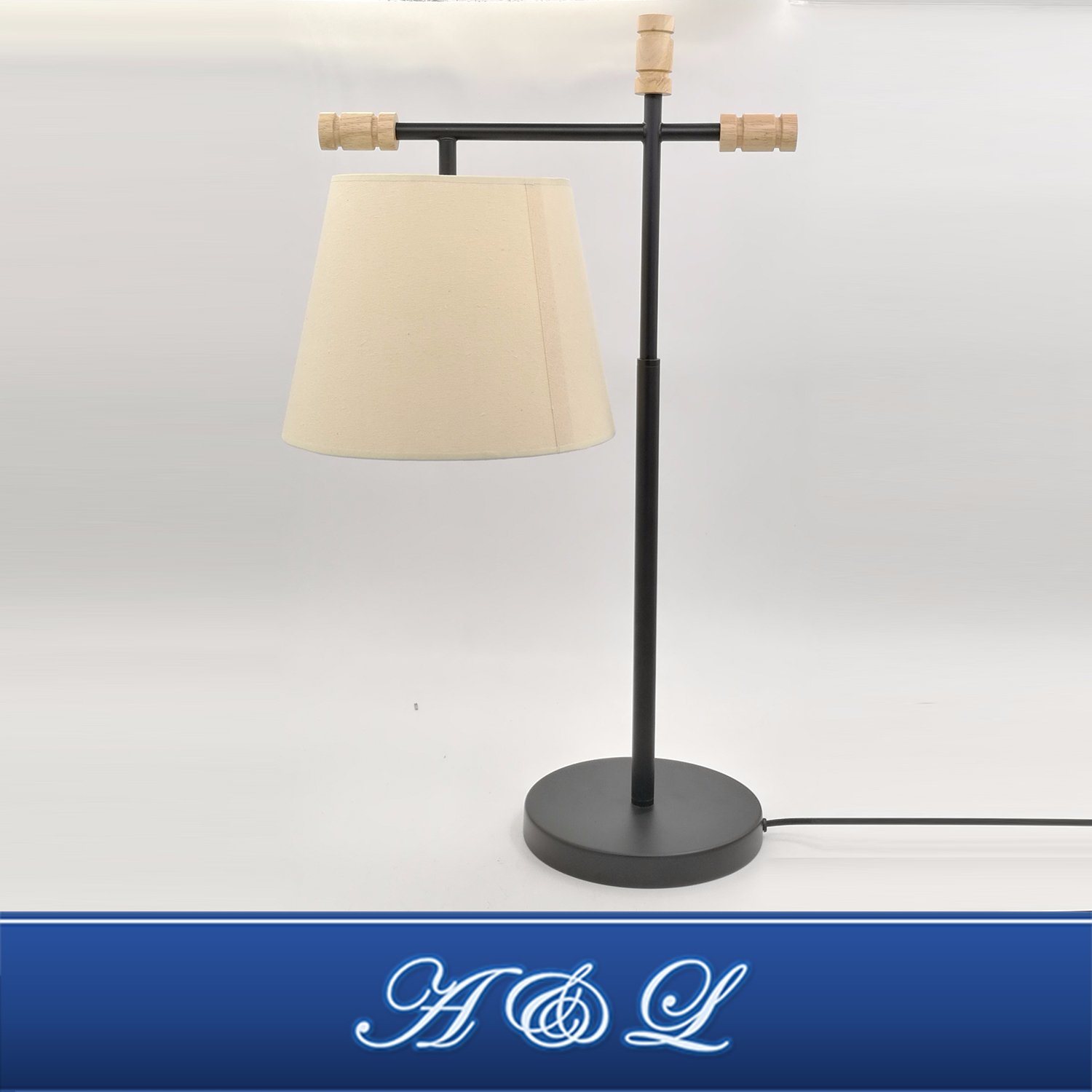 Wholesale New Design Nordic Style Metal Table Lamp