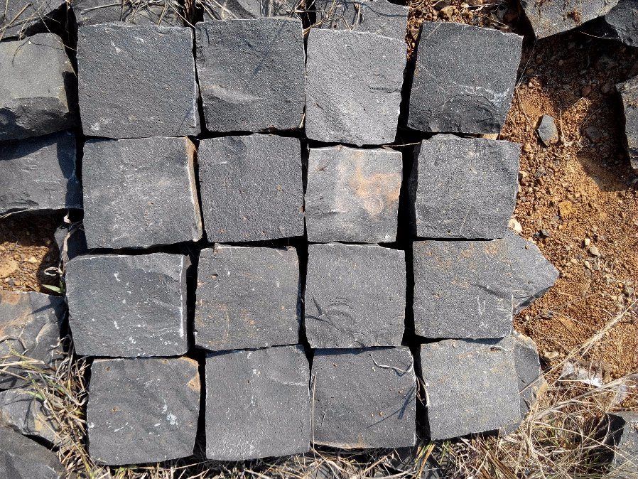 Flamed/Tumbled/Natural Split Zp Black Basalt/China Basalt/Dark Basalt for Cube/Cobble/Paving Stone/Cobblestone