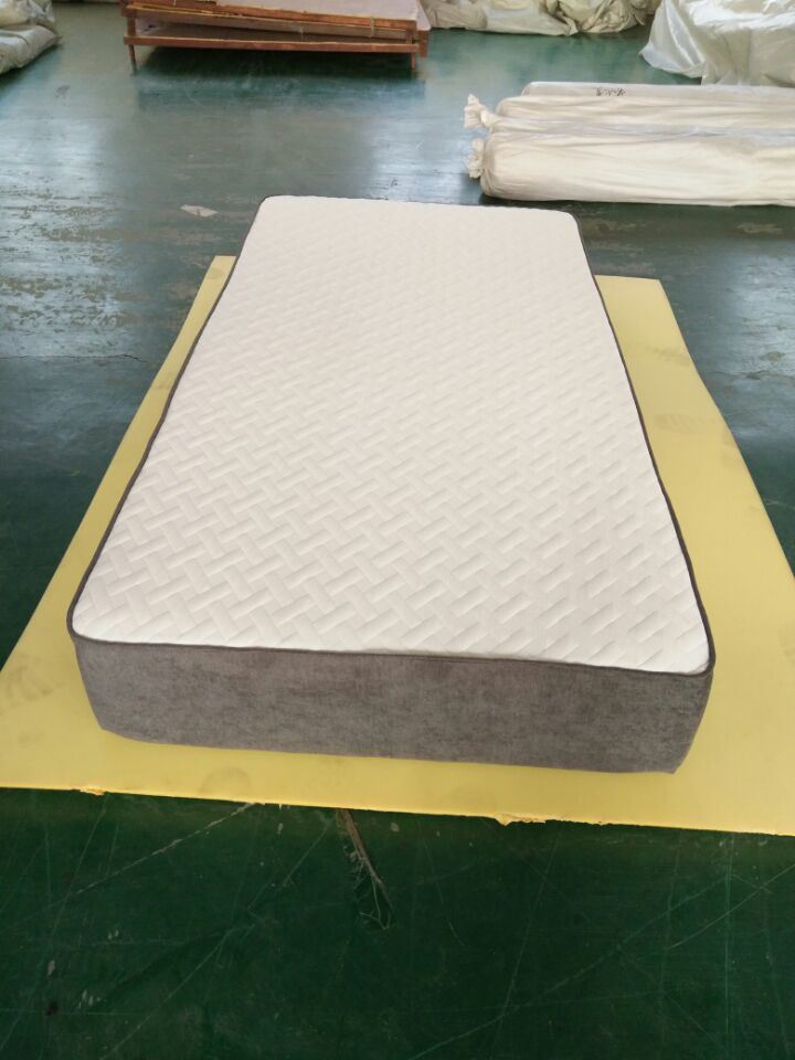 Vacuum Compressed Packing High Density Foam Mattress
