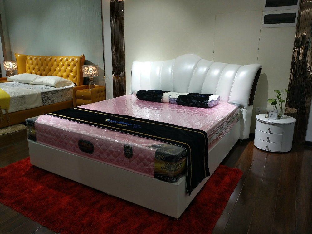 Hotsale Elegant Style Half Leather Soft Bed (SBT-38)