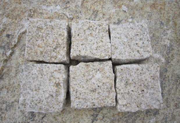 Sunset Golden Granite Stone G682 Slab/Tile/Kerbstone/Cubestone/Cobble/Paver Stone/Kerbs/Cobblestone/Cube Stone