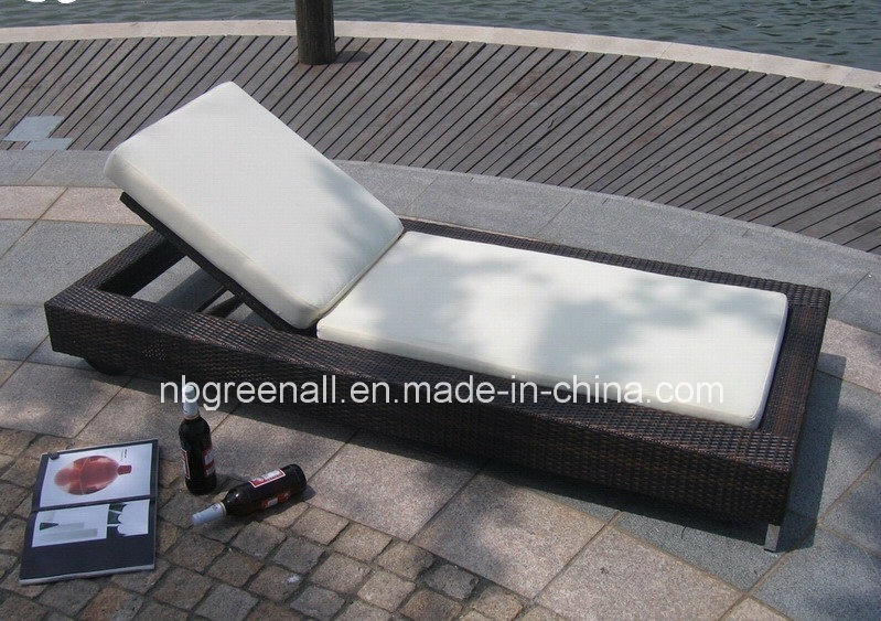 Rattan Used Chaise Lounge