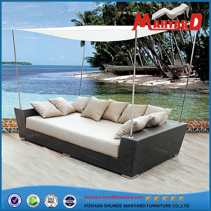 Wicker Daybed Outdoor Sun Bed Chaise Lounge Day Bed