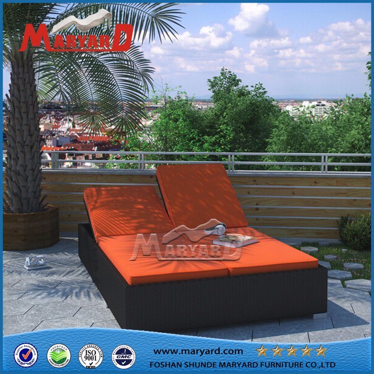 Good Quality Best Design Waterproof Cushion Rattan Sun Lounger