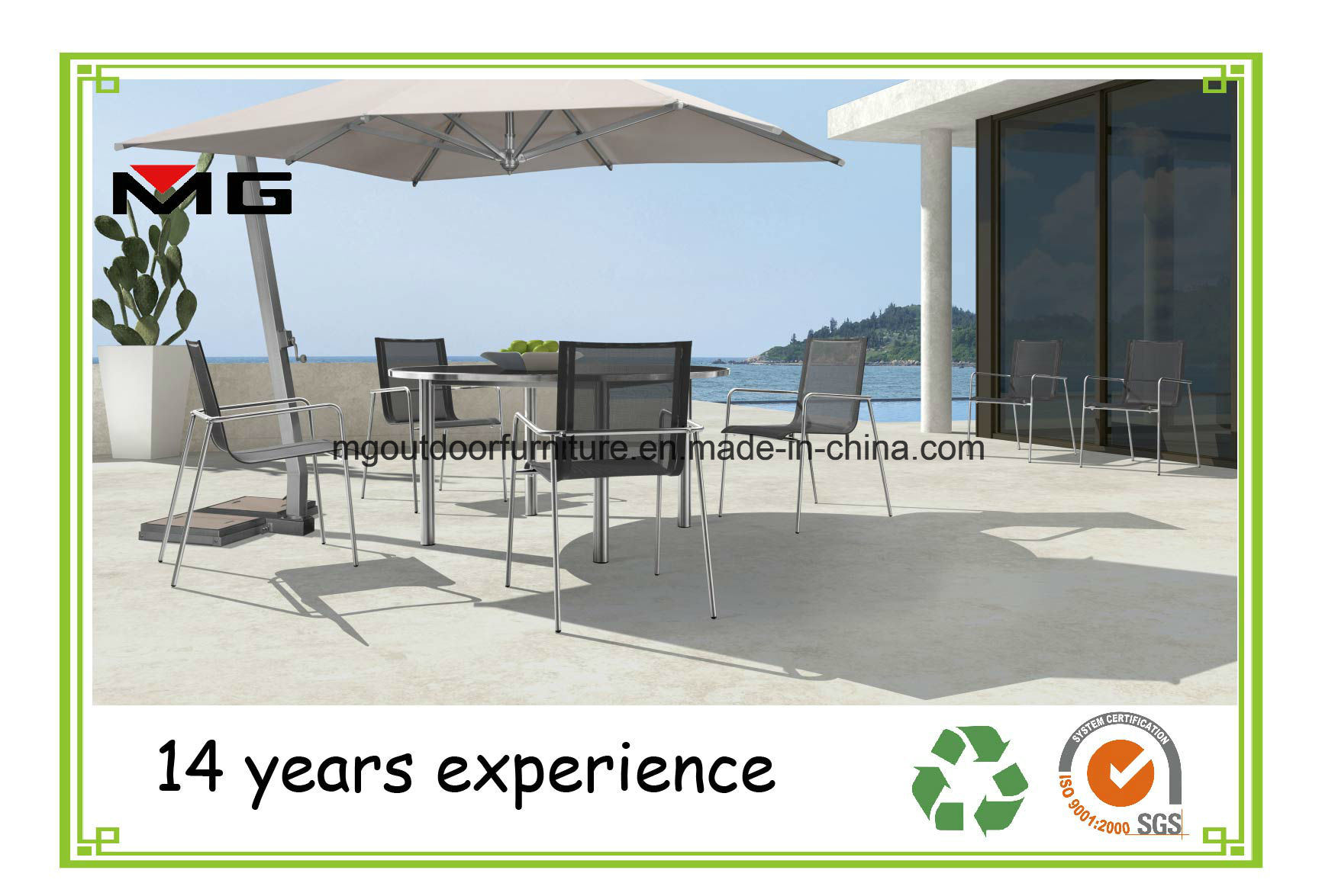 Round Outdoor Dining Table with Tempered Glass and Metal Legs