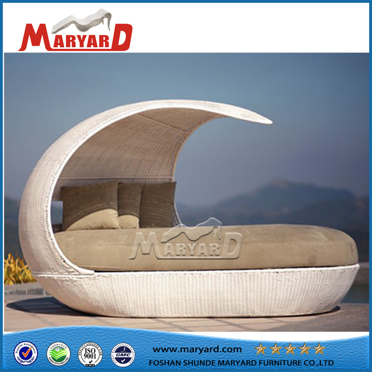 Garden Furniture Rattan Waterproof Cushion Daybed with Tent