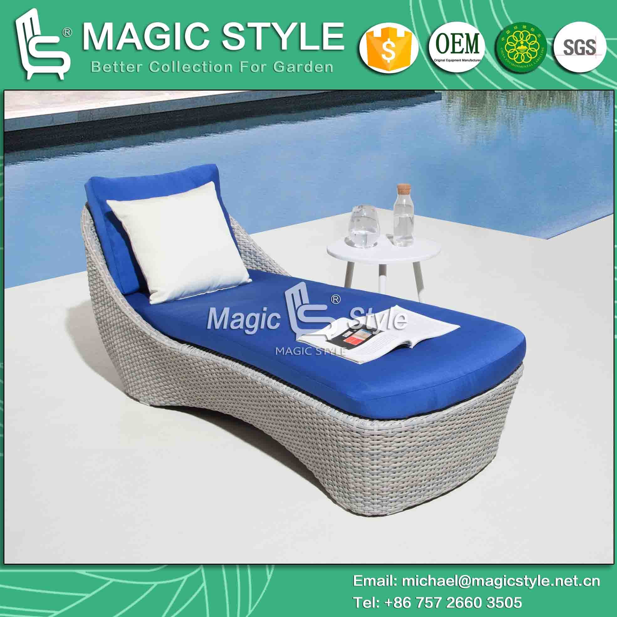 Garden Wiicker Daybed with Cushion Outdoor Wicker Daybed Patio Sun Bed Rattan Chaise with Cushion Wicker Weaving Lounge Wicker Sunlounge