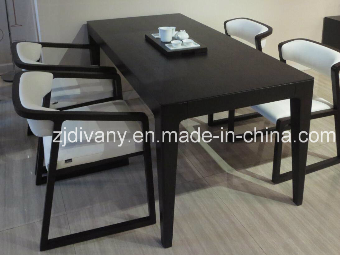 Chinese Style Wooden Table Dining Room Table (E-25)
