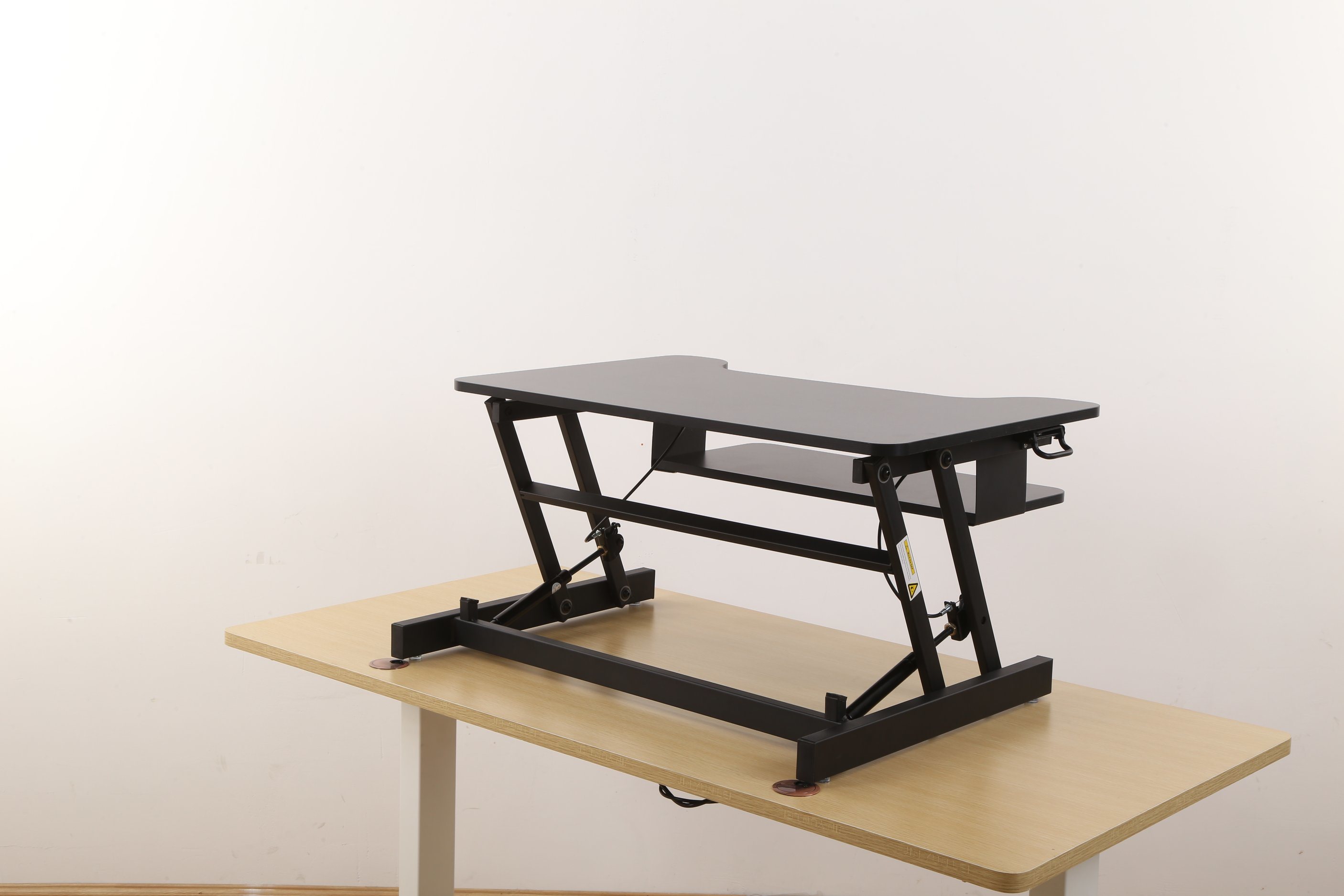 White Standing Desk, Ergonomic Gas Lifting Desk Setup, Uplift Desk
