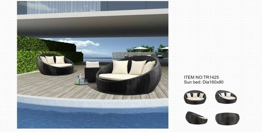 Outdoor Furniture Wicker Sun Bed Patio Lounge