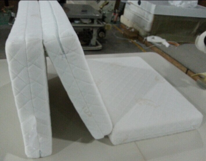 Foldable Memory Foam Sponge Mattress, 3 Folding Mattress