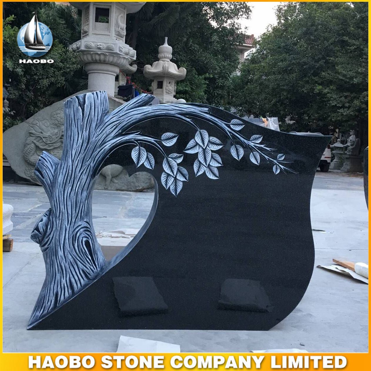 Black Granite Monument with Tree Design Tombstone Carved Headstone