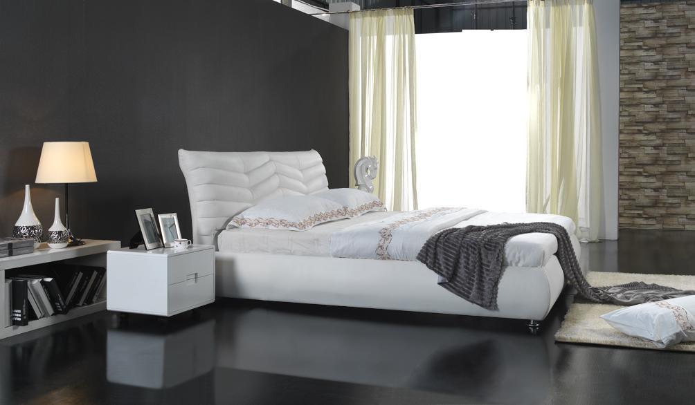 Modern Europe Leather Double Soft Bed (6055)
