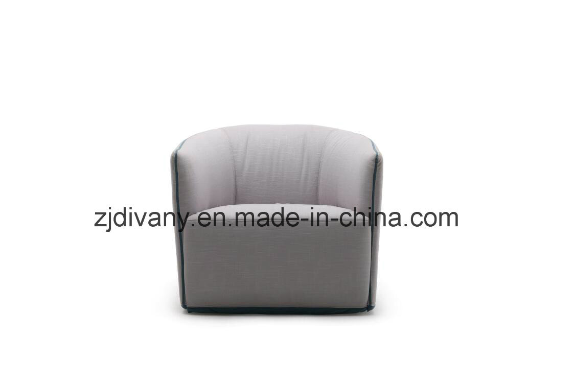 Modern Style Fabric Seating Sofa (D-82)