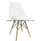 Wooden Legs PP Plastic Dining Chair Wholesale