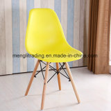 PP Seat and Wood Leg Dining Room Chair Plastic Chair