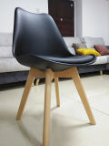 PP Seat and Solid Wood Leg Dining Room Plastic Chair
