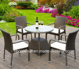 Comfortable Hand-Weaving Outdoor Table and Chair Furniture Set