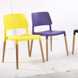 Modern Backrest Wooden Leg Plastic Chair (SP-UC398)