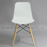 Hot Sale Comfortable Beech Wood Leg Restaurant Plastic Chair (SP-UC525)
