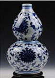 Chinese Antique Porcelain Crackled Vase