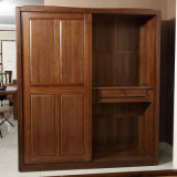 Bedroom Cabinet Solid Walnut Wooden Wardrobe (GSP9-021)
