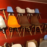 Plastic/ Fabric Dining Room Eames Chair