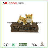 Hot Sales Cat Family Resin Figurine with Welcome Sign for Wall Plaque and Home Decoration