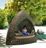 Fashionable Sunshine Lounge Beach Circular Garden Furniture Rattan Sunbed T689