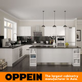 Oppein Australia White Lacquer Wood Kitchen Cabinet for Villa (OP15-L28)