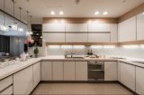 2017 Modern Design High Glossy Home Furniture Kitchen Cabinet Yb1709328