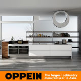Oppein Fashionable Stream-Lined White Lacquer Wood Kitchen Cabinet (OP16-L17)