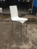 Stackable White Plywood Bar Chair Stool (FOH-XM67-528)
