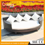 Furniture Patio Bali Canopy Wicker Outdoor Garden Beach Sofa Bed Rattan Round Lounge with Canopy