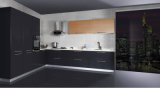2017 Modern UV High Glossy Kitchen Cabinet (ZX-024)