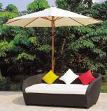 Outdoor Wicker/Rattan Daybed with Umbrella for Garden
