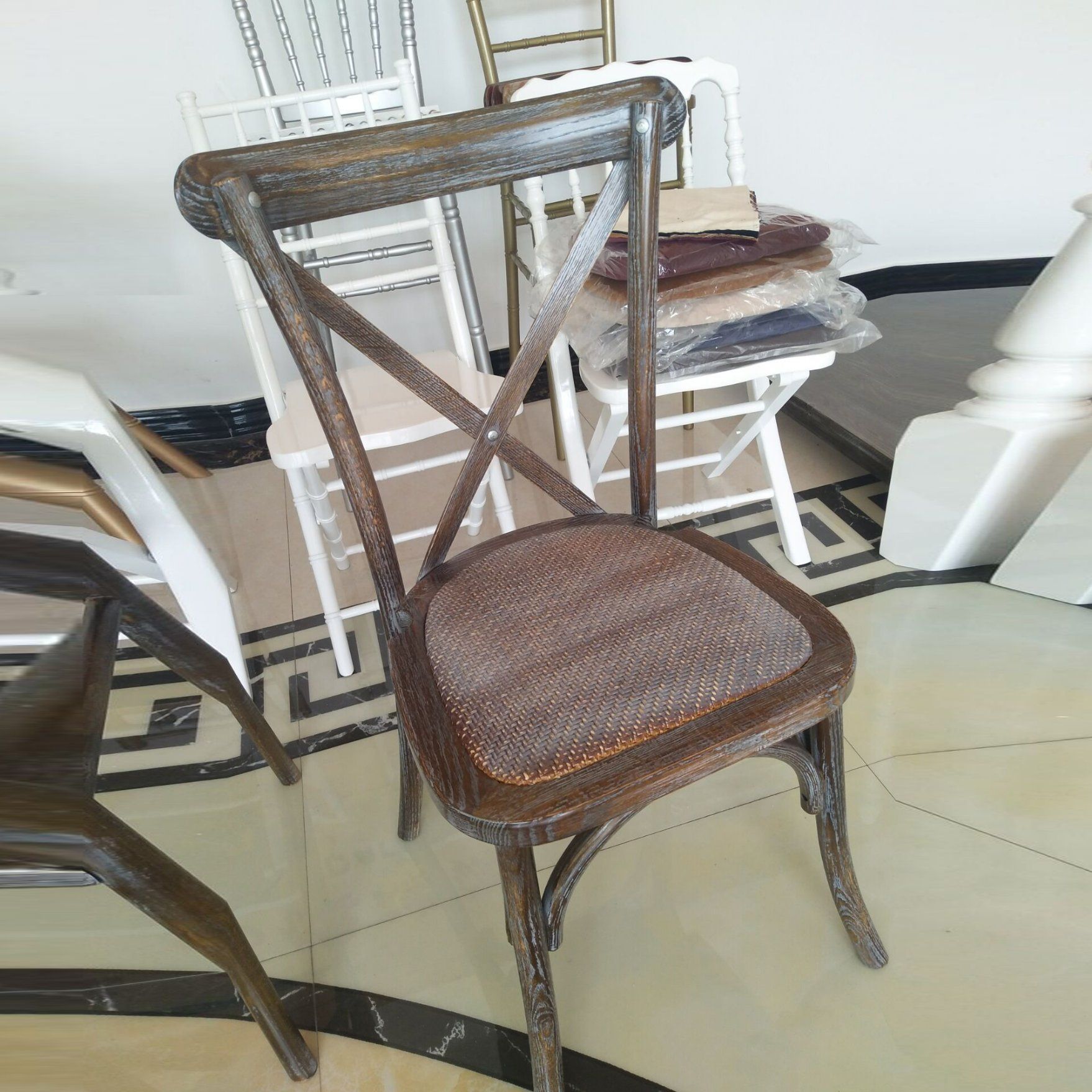 Cheap Price Event Wedding Furniture Wood Cross Back X Chair