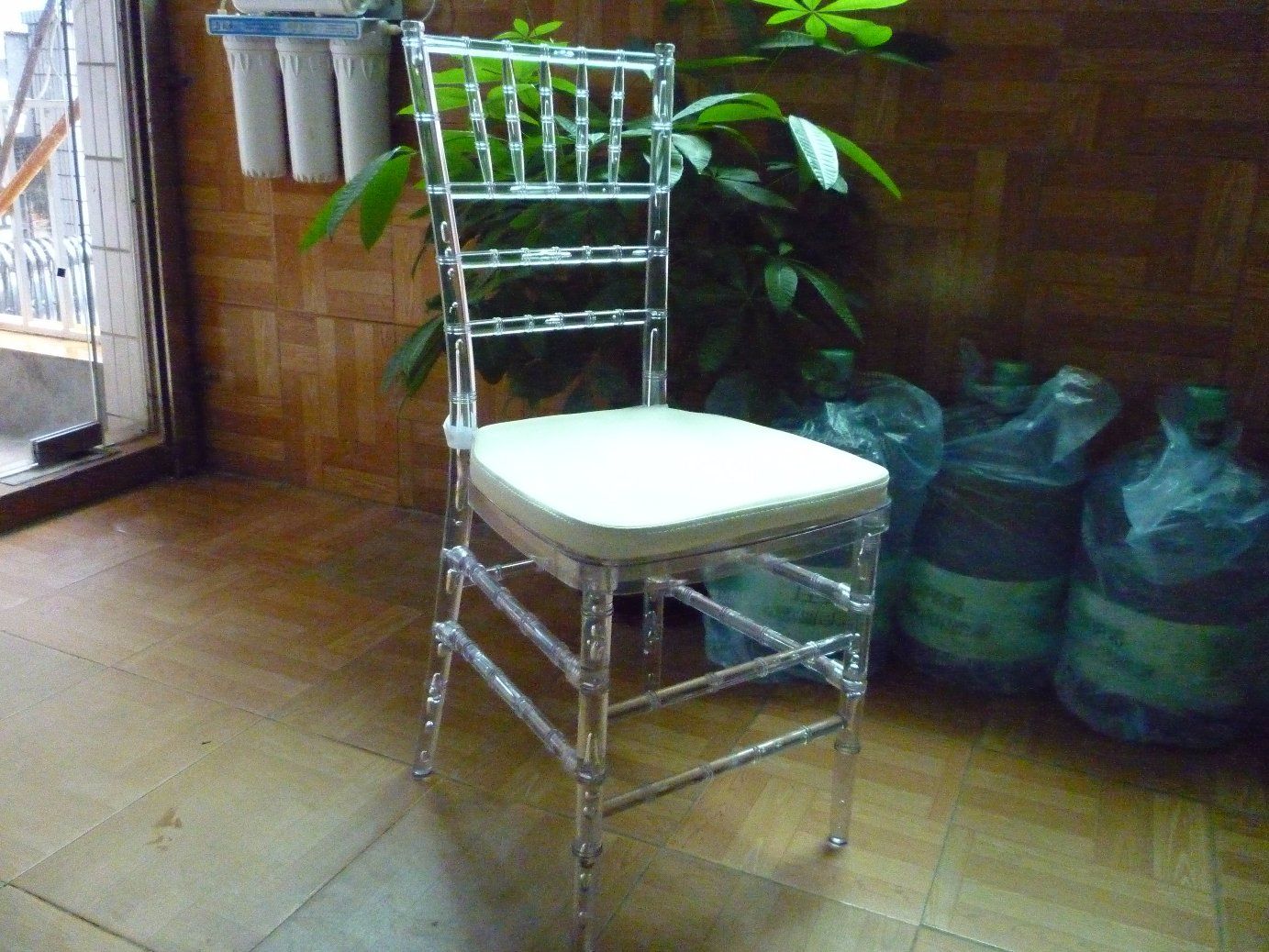 High Quality Plastic Wedding Dining Chair