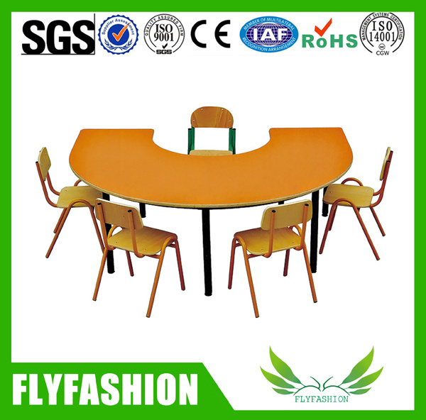 Used Nursery Furniture Kids Study Table and Chairs (SF-16C)